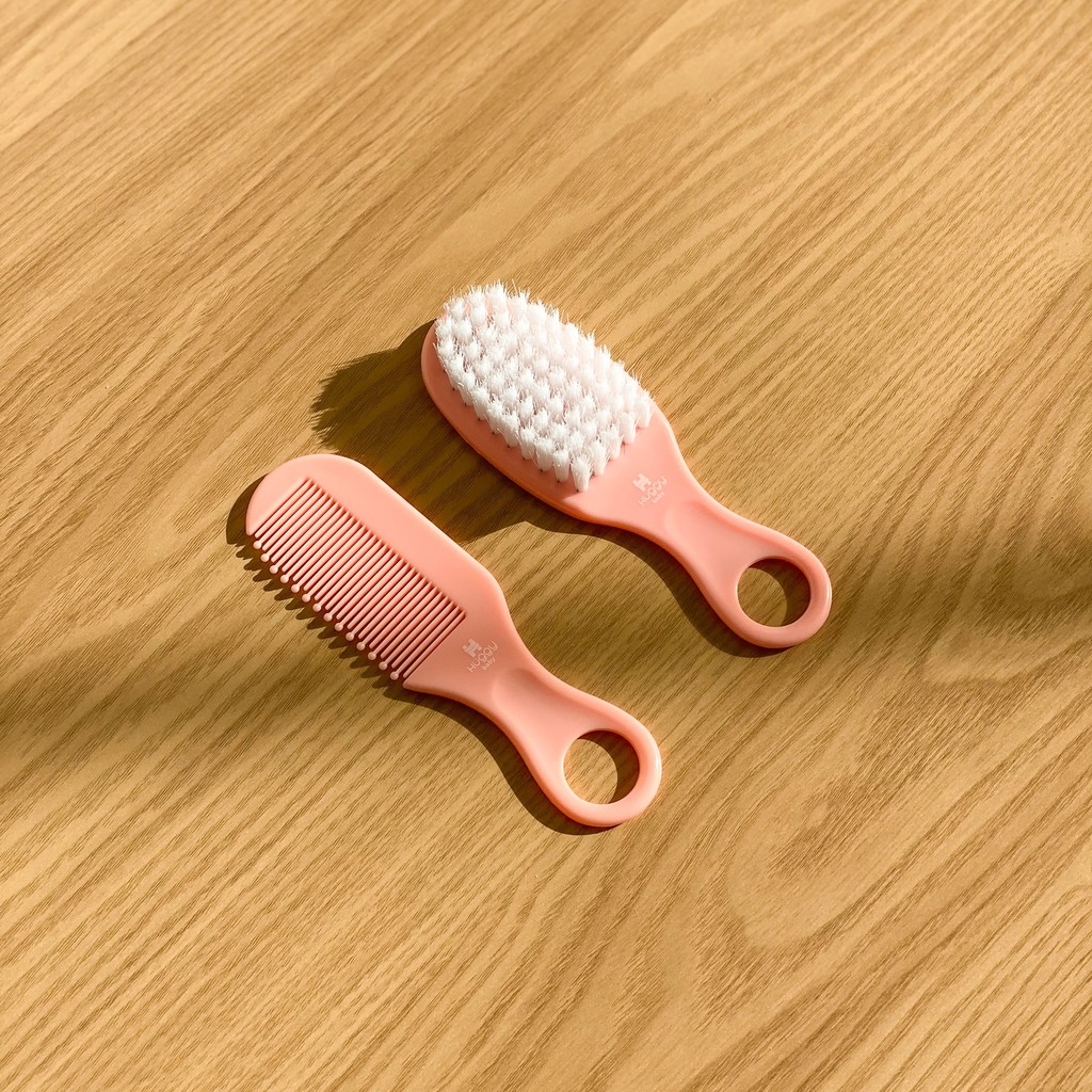 Huggy Baby BC001 Sisir Bayi Comb and Brush Set - Image 4